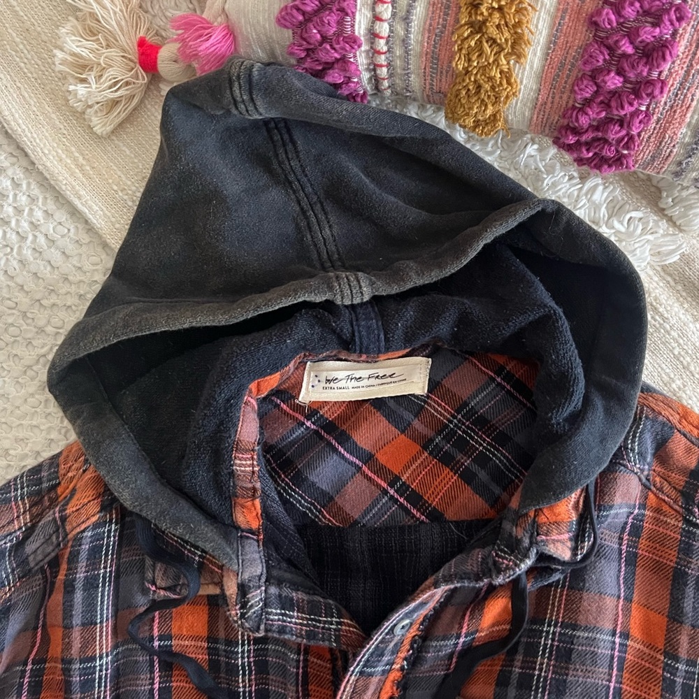 We the Free Calico Basin Plaid Flannel Distressed Hooded Jacket Shacket XS - Picture 5 of 16